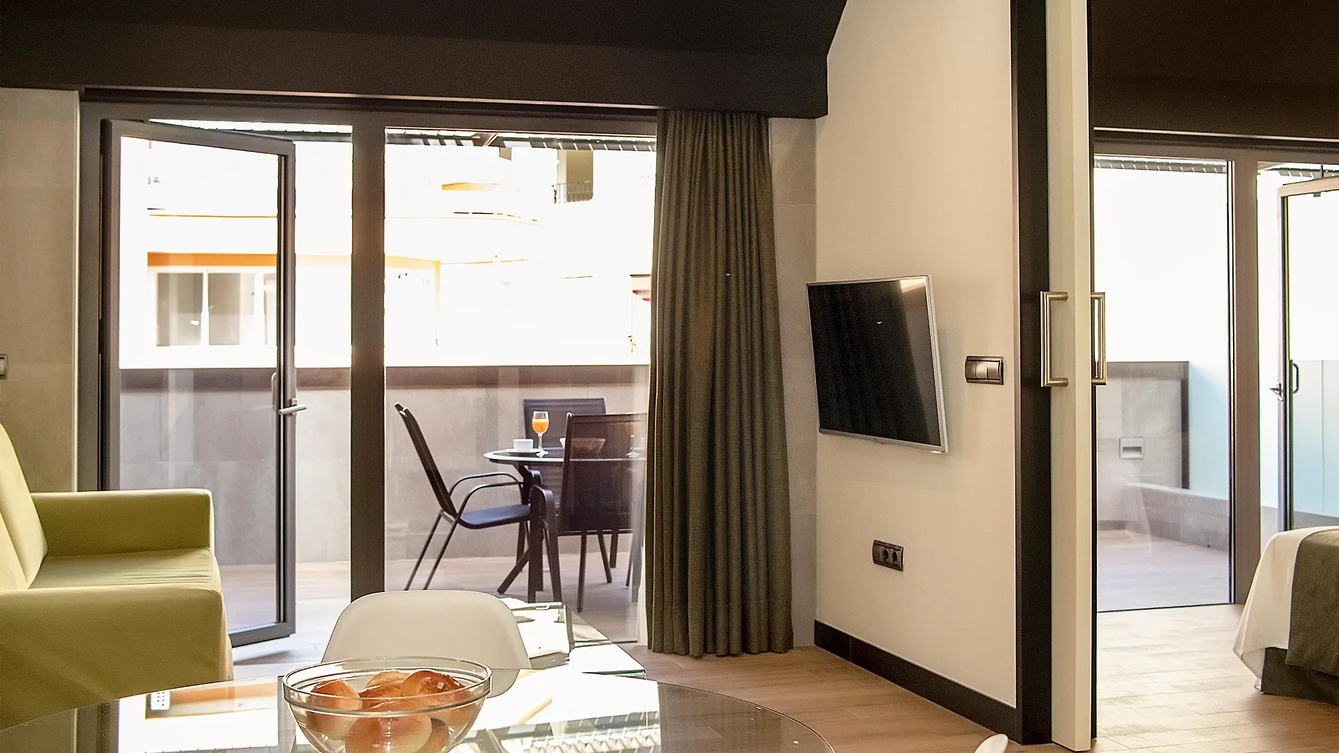 Apartamentos Suites Oficentro Deluxe Màlaga 0*,