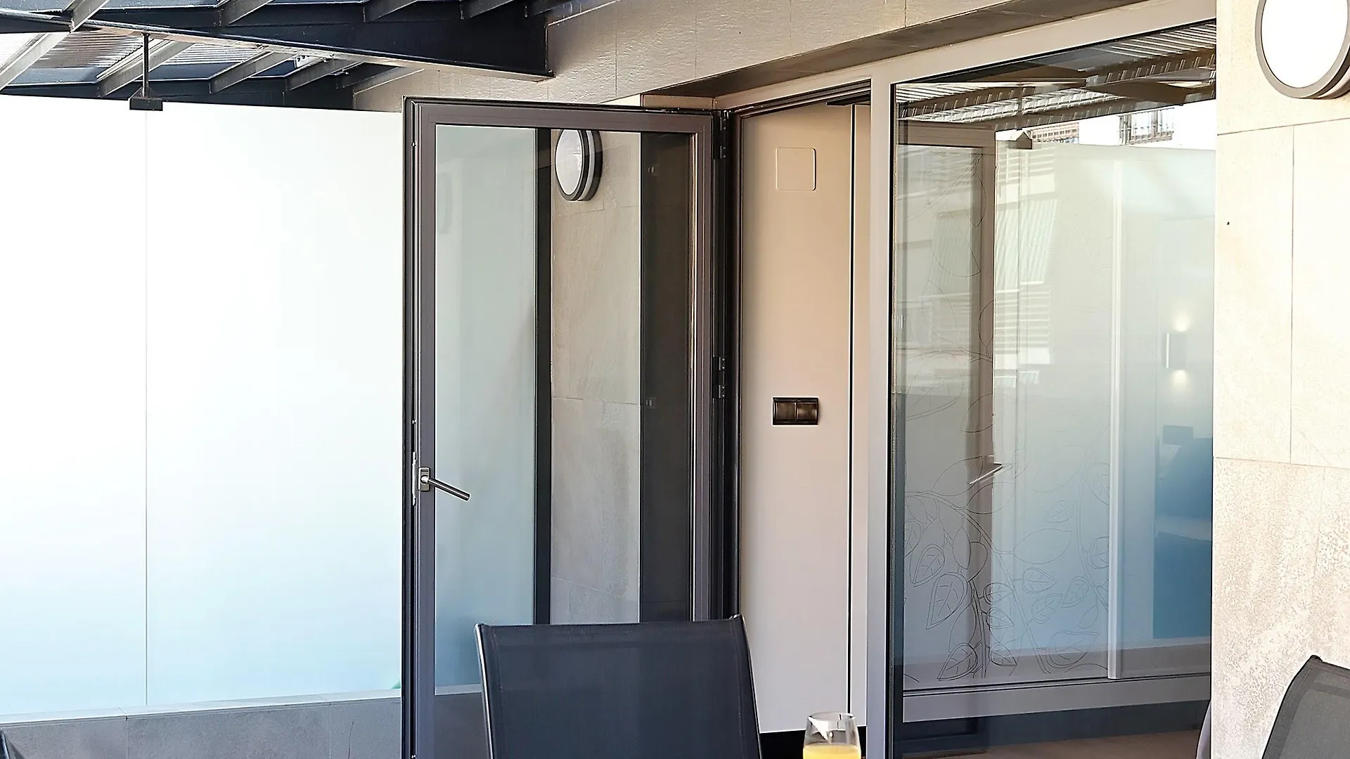 Apartamentos Suites Oficentro Deluxe Màlaga Apartmán