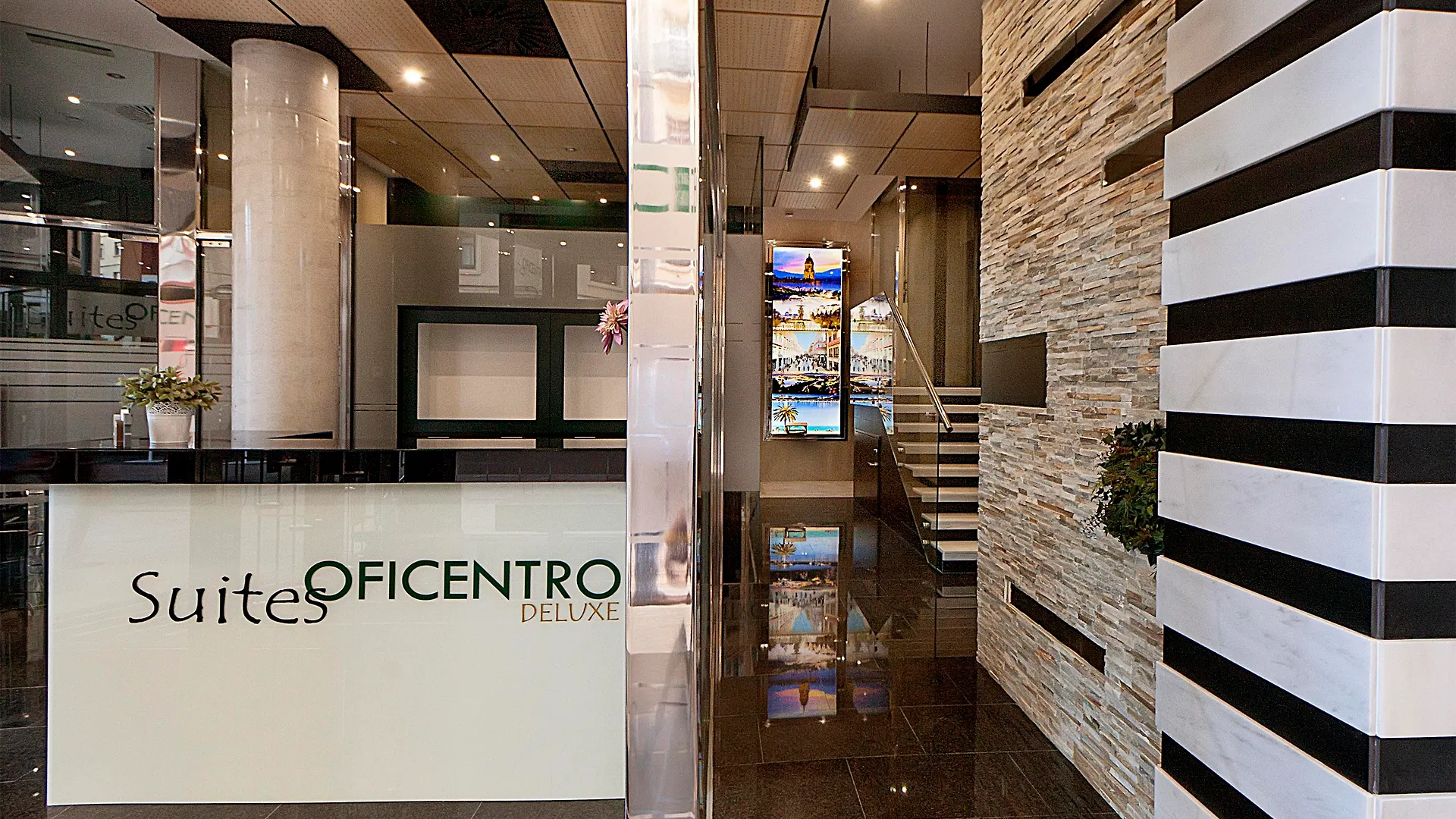 Apartamentos Suites Oficentro Deluxe Màlaga Apartmán